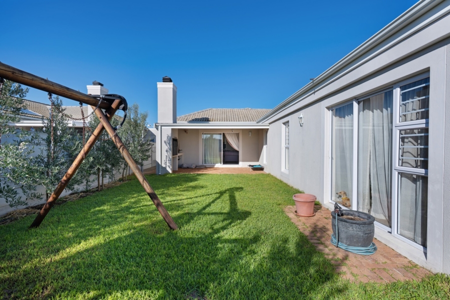 4 Bedroom Property for Sale in Sunningdale Western Cape